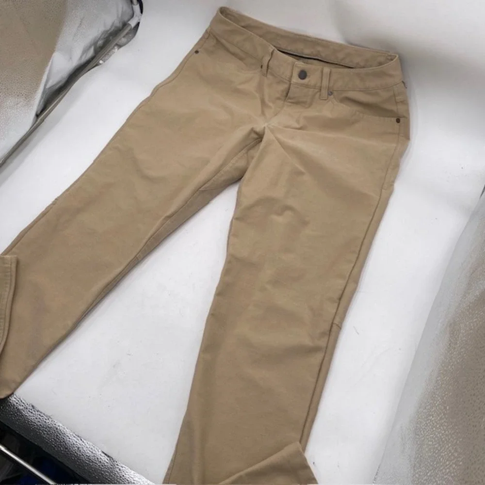 Lululemon ABC Pant Classic Warpstreme Chino Mens 32x33 Tan Khaki 5-Pocket Travel